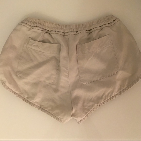 Aritzia Community Shorts XS - Picture 6 of 8